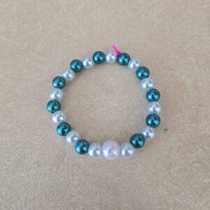 🌊 Teal & Pearl Bead Bracelet with Center Accent 🌊